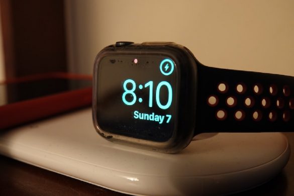 The Apple Watch Series 8 Detects body Temperature and Accidents